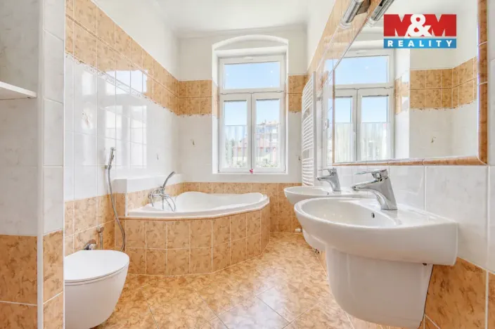 Prodej bytu 4+kk, Mariánské Lázně, Husova, 90 m2