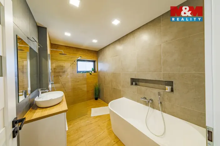 Prodej rodinného domu, Rumburk - Rumburk 3-Dolní Křečany, Ke koupališti, 135 m2