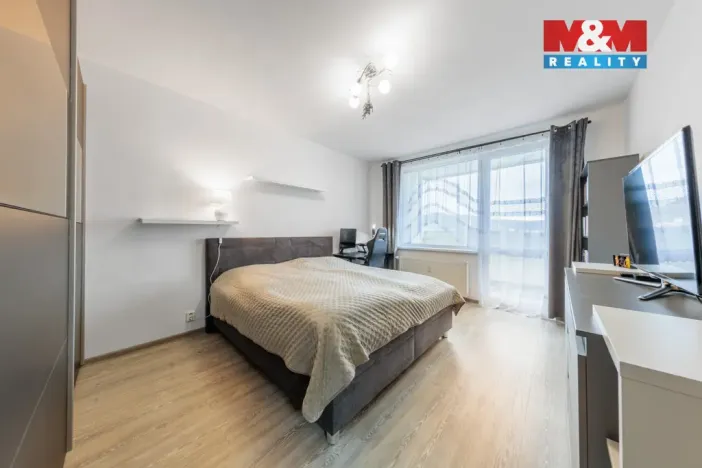 Prodej bytu 2+1, Karlovy Vary - Bohatice, Ostrovská, 68 m2