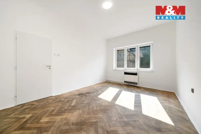 Prodej bytu 3+1, Oloví - Hory, 74 m2