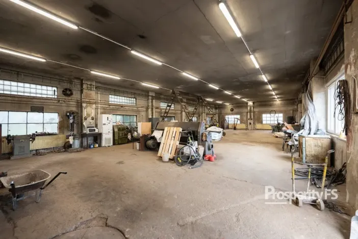 Prodej kanceláře, Okna, 475 m2