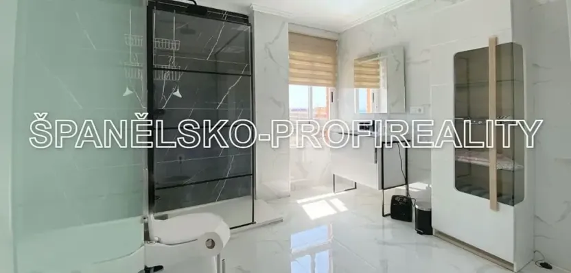 Prodej bytu 3+kk, Torrevieja, Španělsko, 80 m2