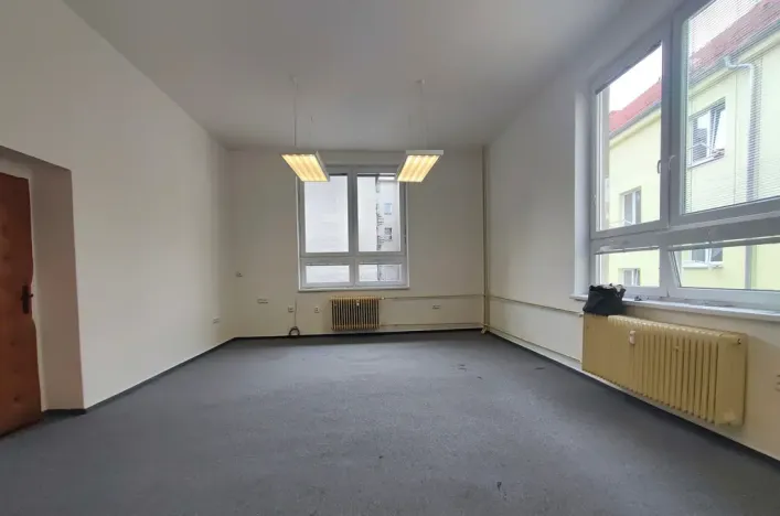 Pronájem kanceláře, Opava - Město, Masarykova třída, 36 m2