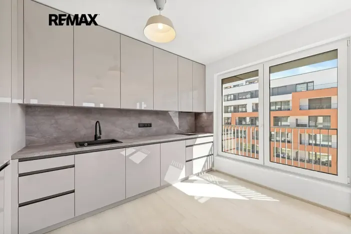 Pronájem bytu 3+kk, Praha - Hloubětín, Poděbradská, 77 m2