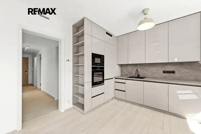 Pronájem bytu 3+kk, Praha - Hloubětín, Poděbradská, 77 m2