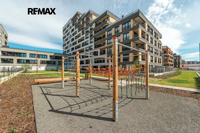 Pronájem bytu 3+kk, Praha - Hloubětín, Poděbradská, 77 m2