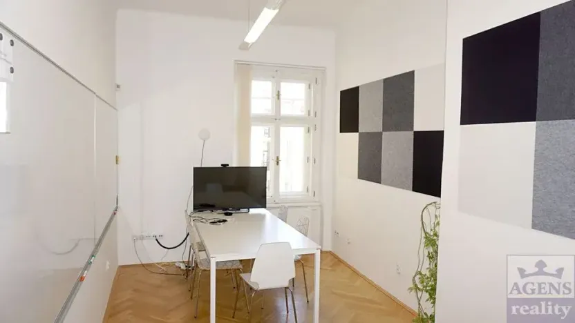 Pronájem kanceláře, Praha - Nové Město, Fügnerovo náměstí, 85 m2