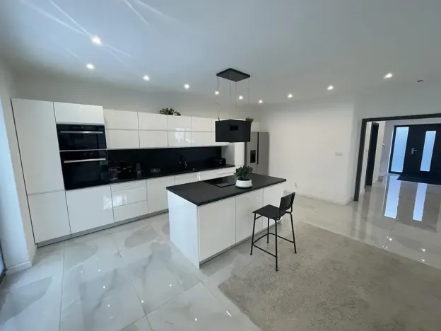 Prodej rodinného domu, Jeneč, Malé náměstí, 192 m2