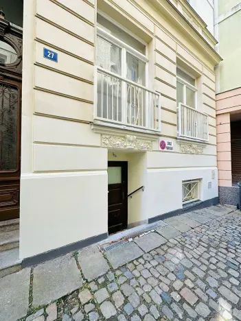 Prodej obchodního prostoru, Karlovy Vary, Zámecký vrch, 111 m2