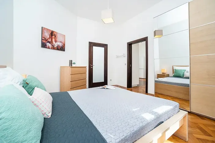 Pronájem bytu 2+kk, Praha - Nové Město, Navrátilova, 48 m2