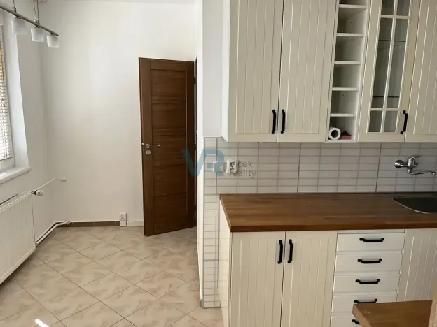 Prodej bytu 2+1, Trhové Sviny, Sídliště, 58 m2