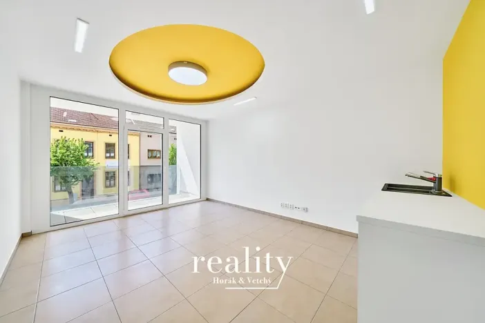 Pronájem kanceláře, Znojmo, Jarošova, 17 m2