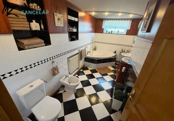 Prodej rodinného domu, Přáslavice, 300 m2