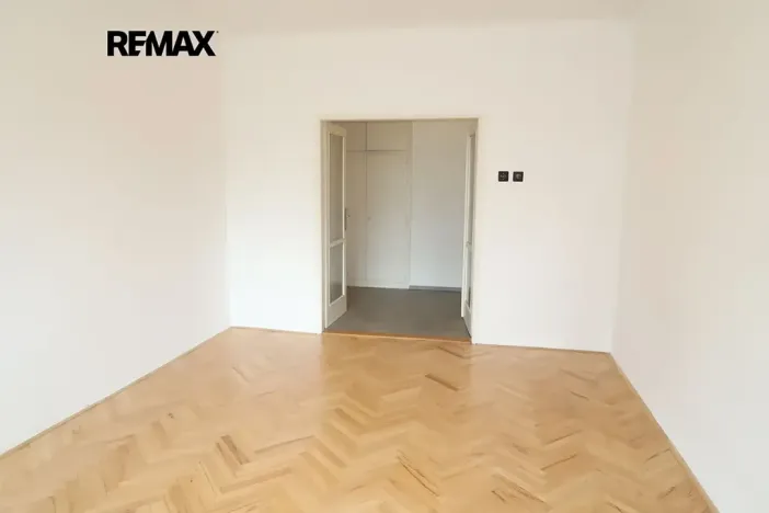 Pronájem bytu 2+1, Praha - Podolí, Podolská, 67 m2