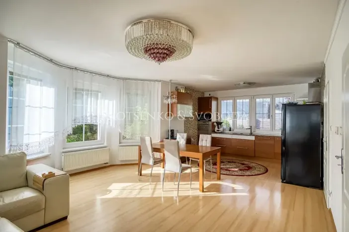 Prodej rodinného domu, Hostivice, náměstí Jana IV. z Dražic, 185 m2