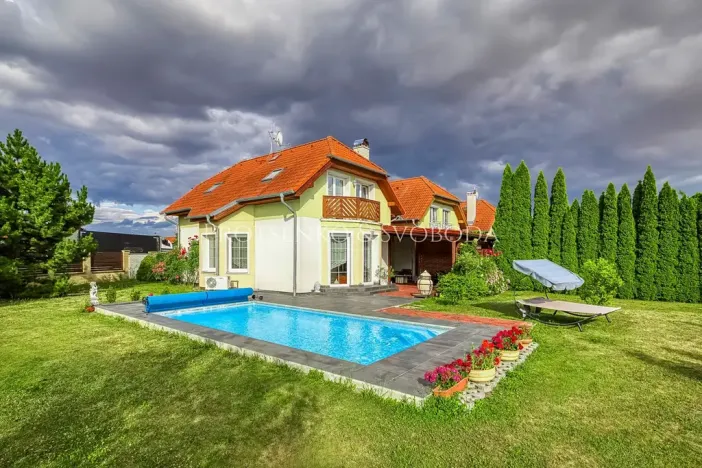 Prodej rodinného domu, Hostivice, náměstí Jana IV. z Dražic, 185 m2