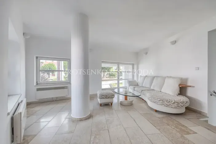 Prodej vily, Křižanov, Benešovo náměstí, 530 m2