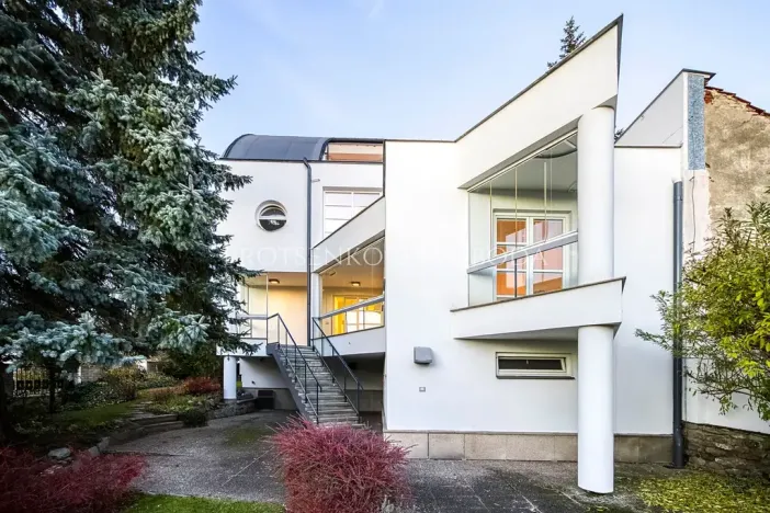 Prodej vily, Křižanov, Benešovo náměstí, 530 m2