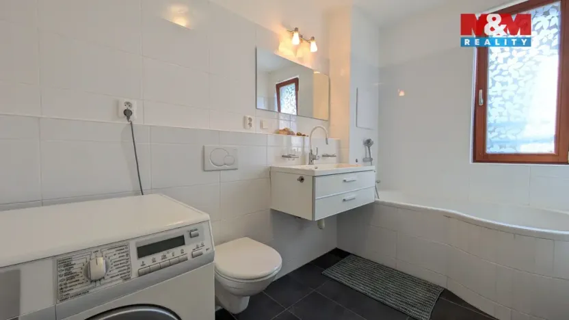 Pronájem bytu 3+kk, Praha - Vysočany, Jana Přibíka, 90 m2