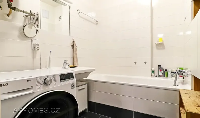 Pronájem bytu 2+1, Praha - Žižkov, Jeseniova, 60 m2