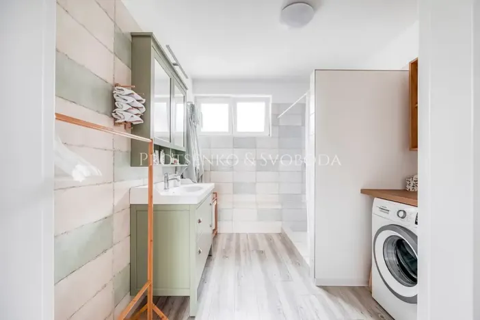 Prodej rodinného domu, Líšnice, 181 m2