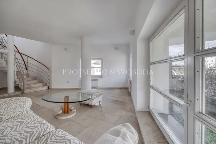 Prodej kanceláře, Křižanov, Benešovo náměstí, 530 m2