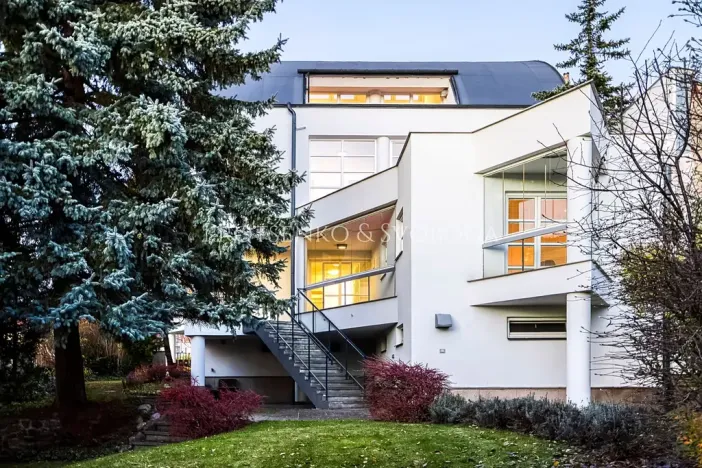 Prodej kanceláře, Křižanov, Benešovo náměstí, 530 m2