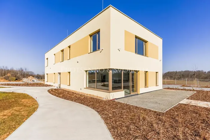 Pronájem kanceláře, Velká Bíteš, 937 m2