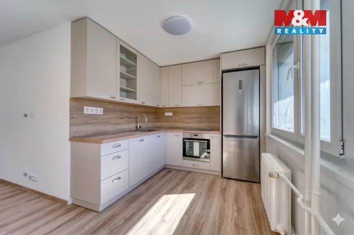 Pronájem bytu 3+kk, Praha - Karlín, U Sluncové, 65 m2