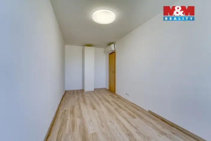 Pronájem bytu 3+kk, Praha - Karlín, U Sluncové, 65 m2