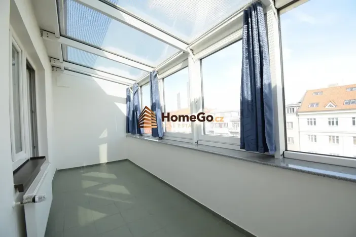 Pronájem bytu 2+kk, Praha - Nusle, U gymnázia, 47 m2