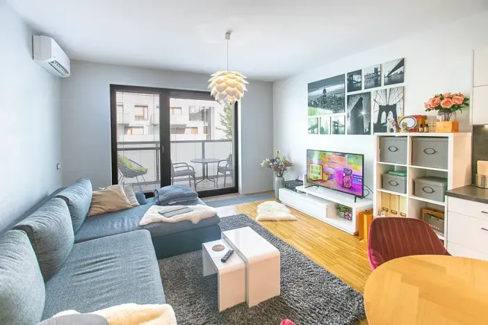 Pronájem bytu 2+kk, Praha - Karlín, Rohanské nábřeží, 59 m2