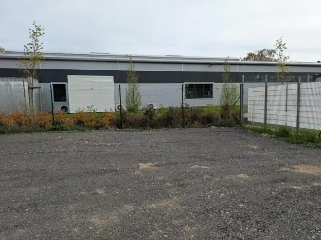 Pronájem komerčního pozemku, Bavoryně, 300 m2