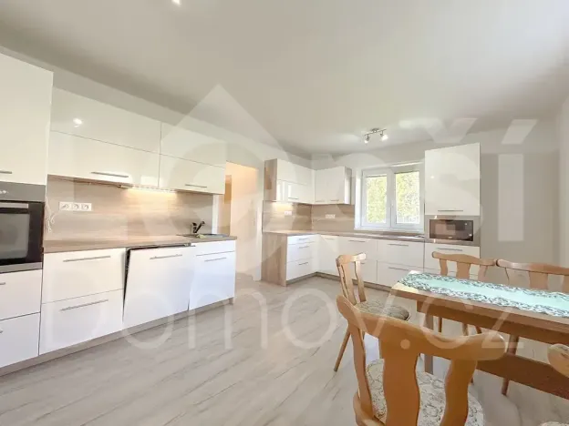 Prodej rodinného domu, Vlčice, 185 m2