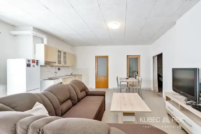 Prodej obchodního prostoru, Kamenice nad Lipou, Dobšova, 270 m2