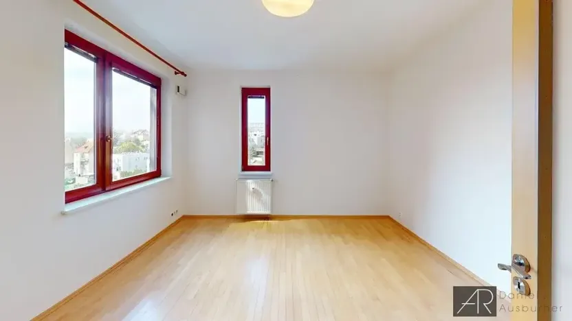 Pronájem bytu 3+kk, Praha - Podolí, Jeremenkova, 84 m2