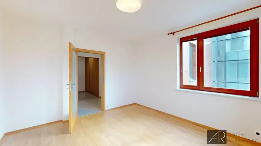 Pronájem bytu 3+kk, Praha - Podolí, Jeremenkova, 84 m2