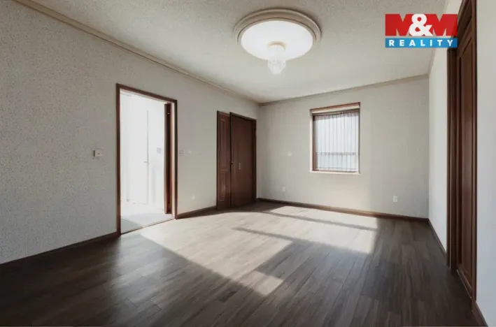 Prodej rodinného domu, Černiv, 320 m2