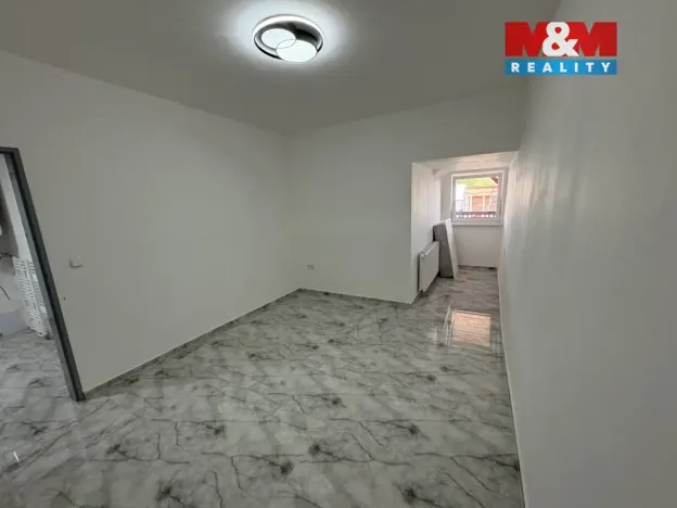 Pronájem bytu 3+kk, Bělá pod Bezdězem, Masarykovo náměstí, 80 m2