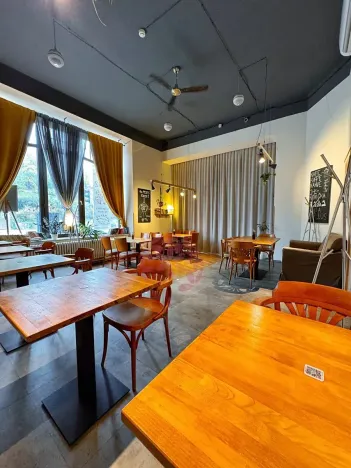 Pronájem restaurace, Praha - Libeň, Sokolovská, 210 m2