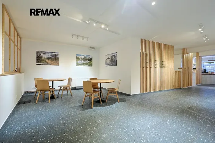 Pronájem obchodního prostoru, Plzeň, Americká, 210 m2