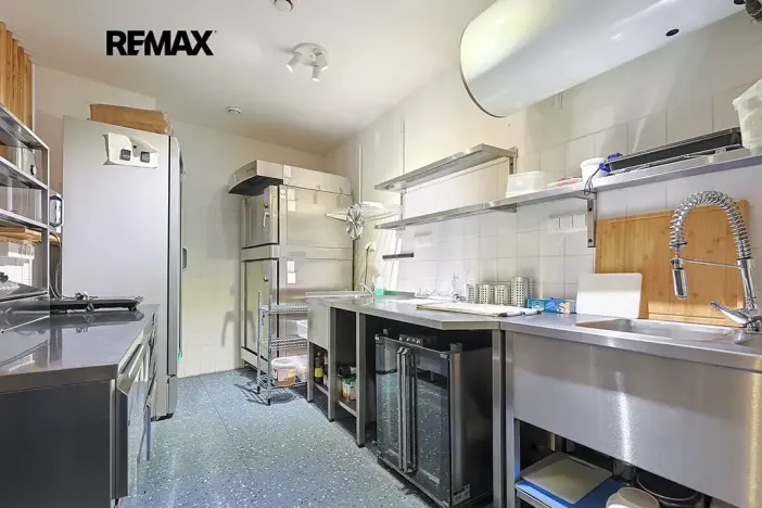 Pronájem obchodního prostoru, Plzeň, Americká, 210 m2