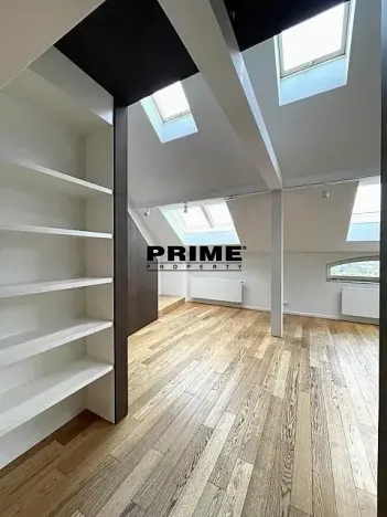 Pronájem bytu 3+1, Praha - Bubeneč, U akademie, 130 m2