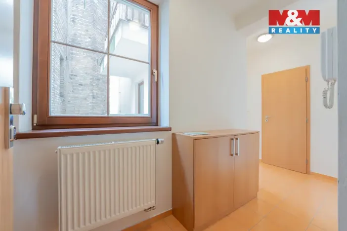Pronájem bytu 1+kk, Praha - Braník, Na vinohradu, 34 m2