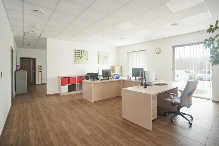 Pronájem kanceláře, Bystřany, Teplická, 420 m2