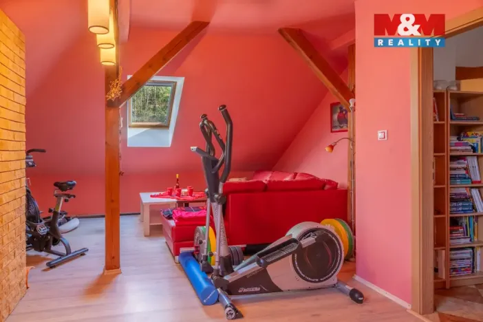 Prodej rodinného domu, Hajany, 285 m2