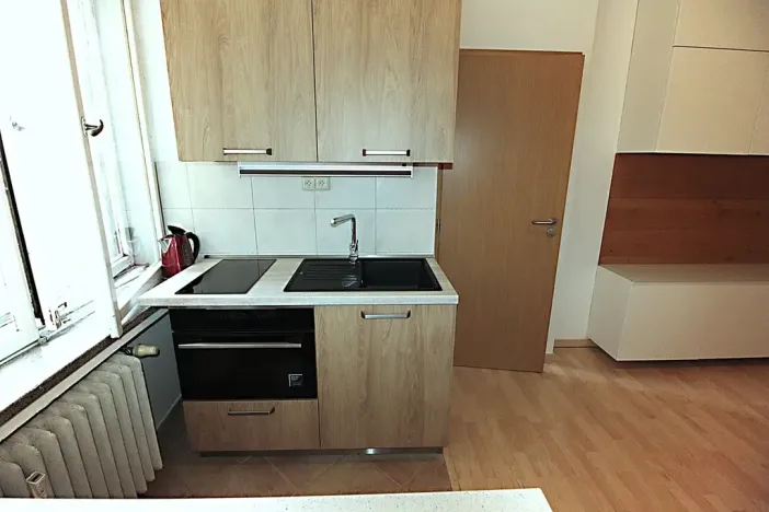 Pronájem bytu 1+kk, Praha - Holešovice, Heřmanova, 26 m2