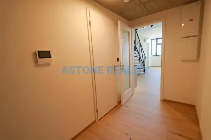 Pronájem bytu 2+kk, Praha - Vysočany, Kolbenova, 64 m2