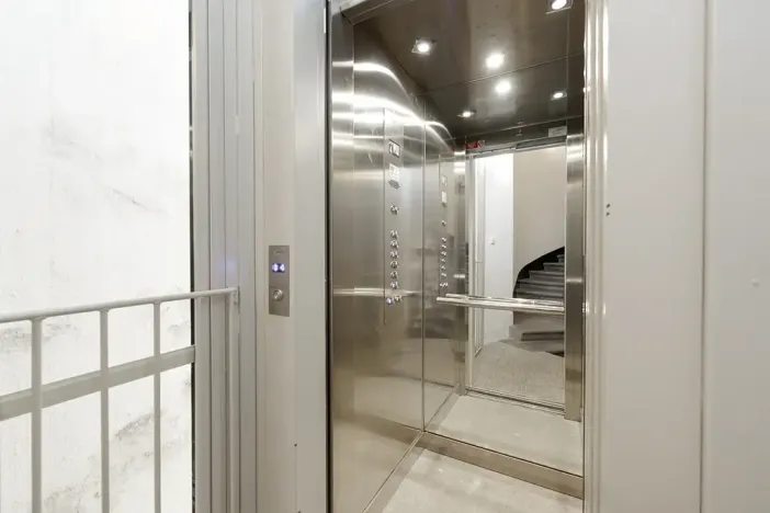 Pronájem bytu 2+1, Praha - Nové Město, Na Zderaze, 86 m2