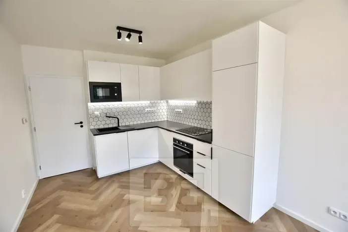 Pronájem bytu 2+kk, Praha - Karlín, Křižíkova, 50 m2